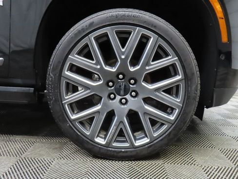 Used 2025 GMC Yukon XL Denali Ultimate image 8