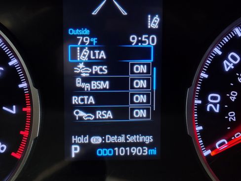 Used 2021 Toyota RAV4 XLE FWD image 3