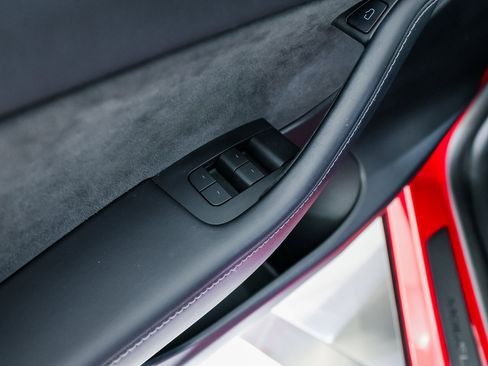 Used 2021 Tesla Model Y Long Range image 21