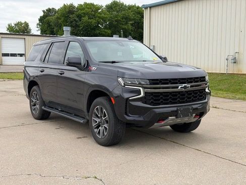 Used 2022 Chevrolet Tahoe Z71 w/ Luxury Package AWD/4WD image 1