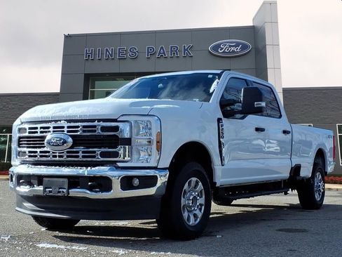 Certified 2024 Ford F250 XLT image 3