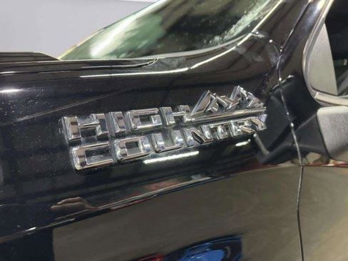 Used 2021 Chevrolet Silverado 1500 High Country w/ Z71 Off-Road Package AWD/4WD image 16