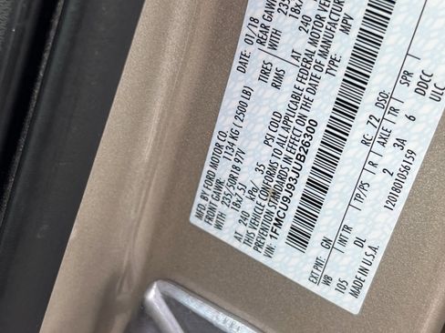 Used 2018 Ford Escape Titanium w/ Ford Safe & Smart Package image 21