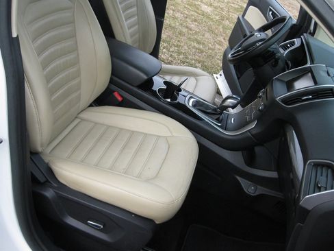 Used 2015 Ford Edge SEL w/ Equipment Group 201A image 33