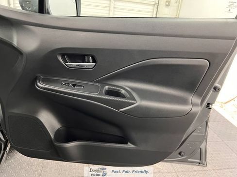 Used 2025 Nissan Versa SV FWD image 34