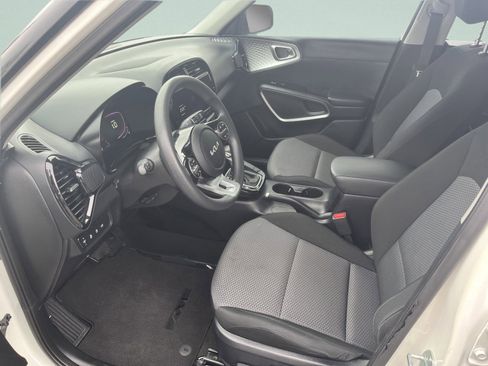 Used 2023 Kia Soul S FWD image 12