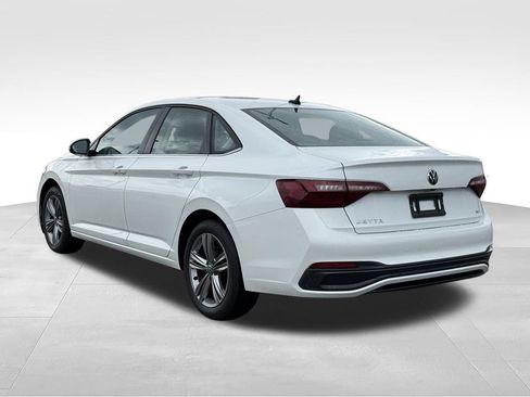 Used 2022 Volkswagen Jetta SE FWD image 3