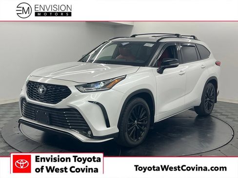 Used 2023 Toyota Highlander XSE FWD image 1