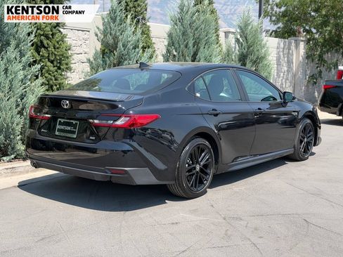 Used 2026 Toyota Camry SE FWD image 8