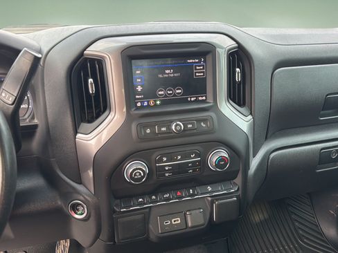 Used 2022 Chevrolet Silverado 1500 Custom Trail Boss AWD/4WD image 11