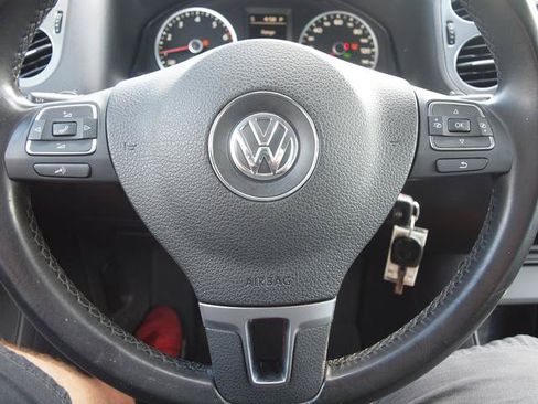 Used 2013 Volkswagen Tiguan S AWD/4WD image 9