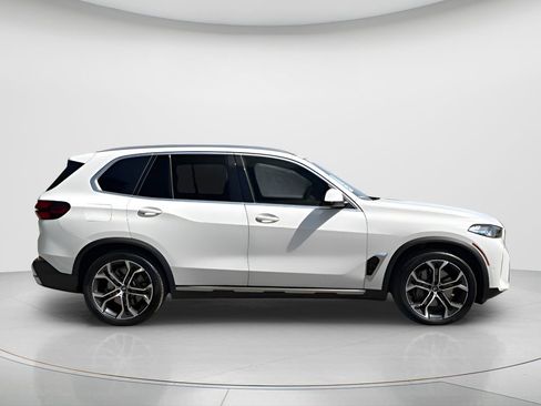 Certified 2025 BMW X5 xDrive50e w/ Parking Assistance Package AWD/4WD image 4