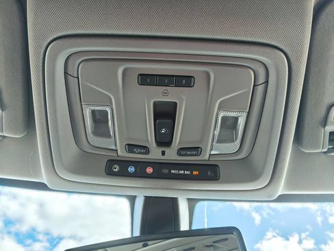 Used 2019 Chevrolet Silverado 1500 LTZ AWD/4WD image 29