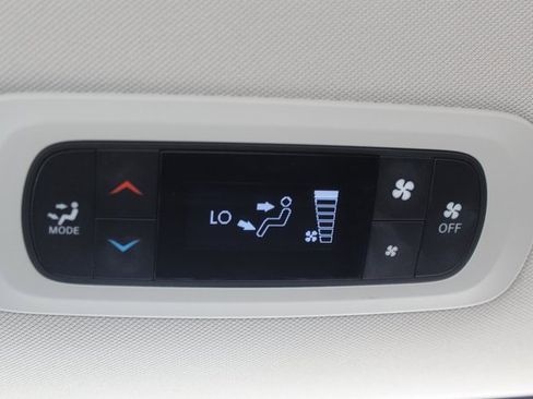 Used 2021 Chrysler Voyager LX image 19