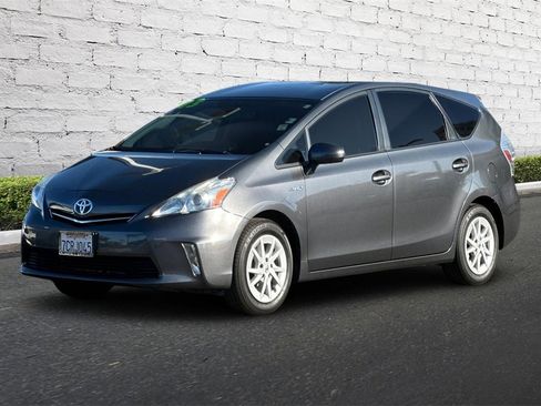 Used 2013 Toyota Prius V Three image 8