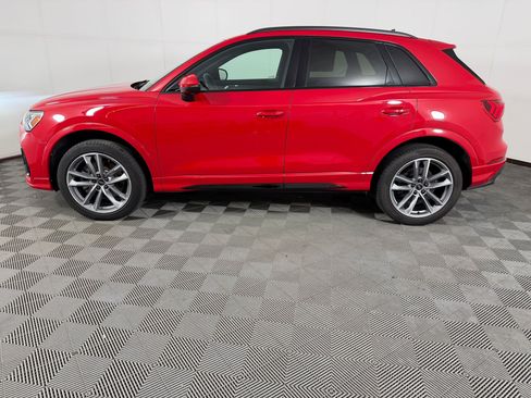 Used 2023 Audi Q3 2.0T Premium w/ Black Optic Sport Package AWD/4WD image 2