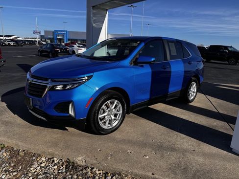 Used 2024 Chevrolet Equinox LT w/ LPO, Floor Liner Package image 5