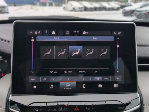 Used 2024 Jeep Compass Limited image 33