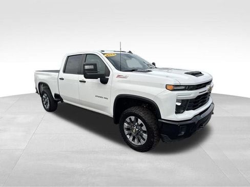 Used 2024 Chevrolet Silverado 2500 Custom w/ Custom Value Package AWD/4WD image 3