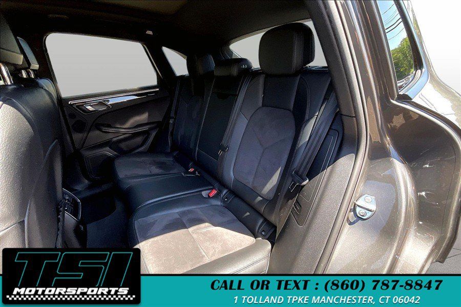 Used 2018 Porsche Macan AWD/4WD image 26