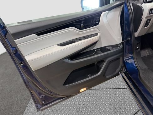 Used 2023 Honda Odyssey Touring image 25
