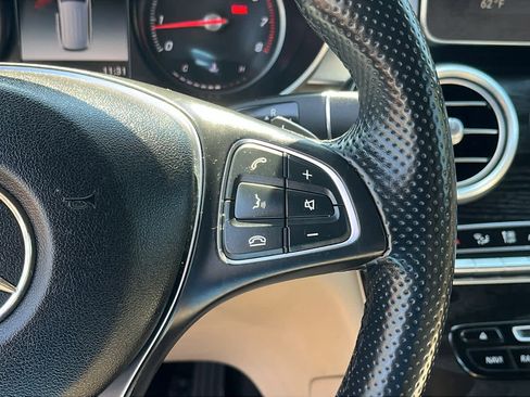 Used 2018 Mercedes-Benz GLC 300 4MATIC image 13
