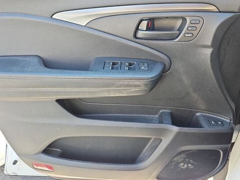 Used 2023 Honda Passport EX-L image 32