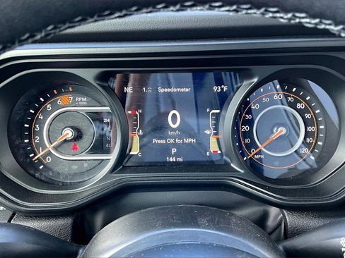 New 2025 Jeep Wrangler Rubicon w/ Technology Group image 24