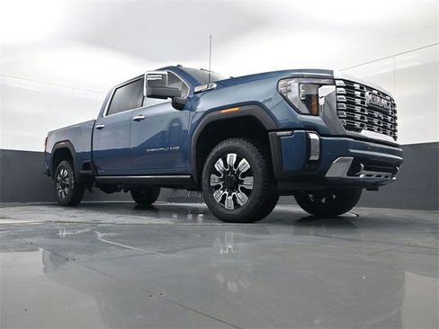 New 2026 GMC Sierra 3500 Denali w/ Denali Reserve Package image 23