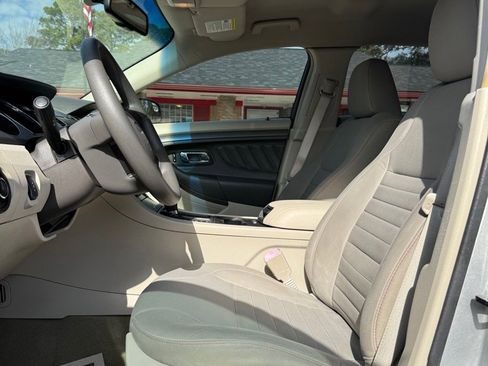 Used 2012 Ford Taurus SE FWD image 8
