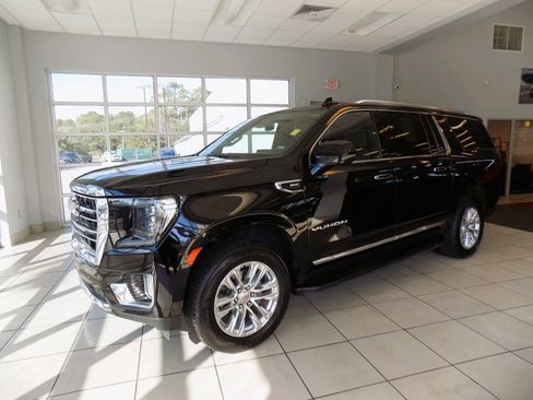 Used 2024 GMC Yukon XL SLT image 3