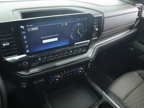 Used 2024 Chevrolet Silverado 2500 ZR2 w/ Technology Package image 27