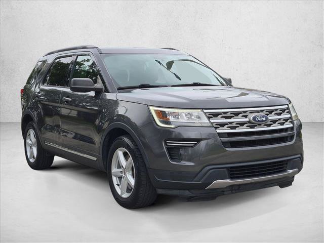 Used 2018 Ford Explorer XLT FWD image 3