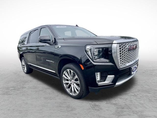 Used 2021 GMC Yukon XL Denali w/ Denali Ultimate Package AWD/4WD image 3