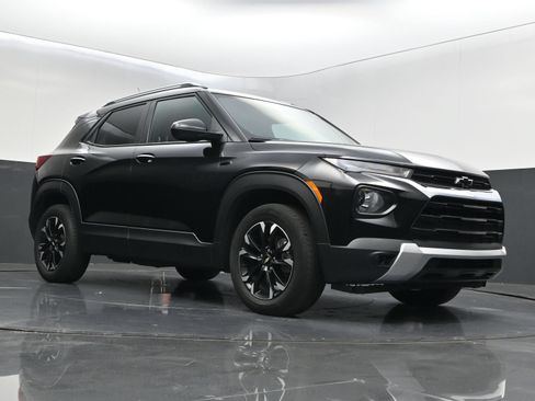Used 2023 Chevrolet TrailBlazer LT w/ Convenience Package AWD/4WD image 35