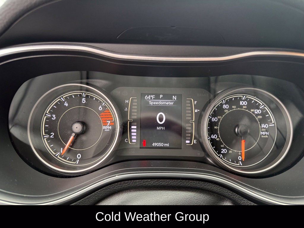 Used 2019 Jeep Cherokee Latitude Plus w/ Cold Weather Group AWD/4WD image 10