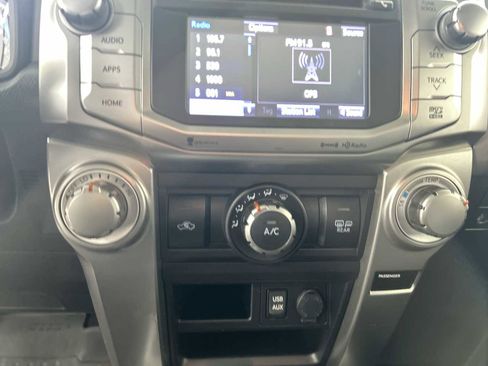 Used 2019 Toyota 4Runner SR5 Premium image 17