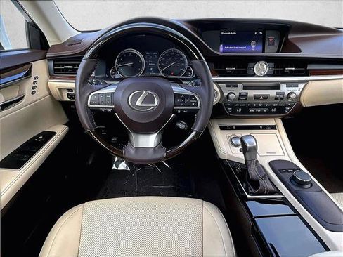 Used 2018 Lexus ES 350 w/ Premier Package FWD image 7