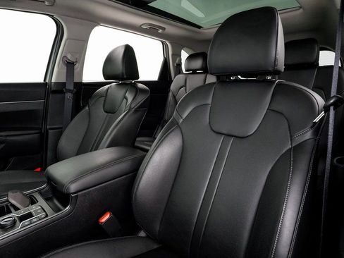 Certified 2024 Kia Sorento X-Line EX image 9