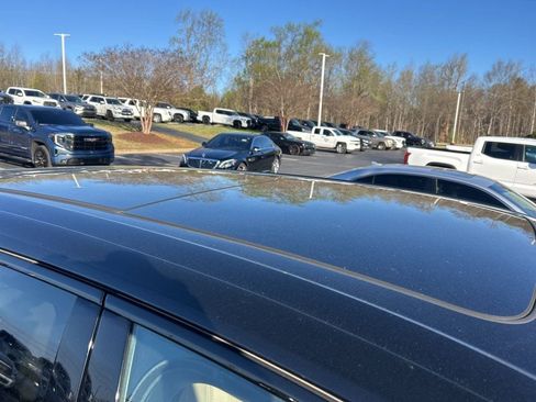 Used 2019 Porsche Cayenne Base image 3