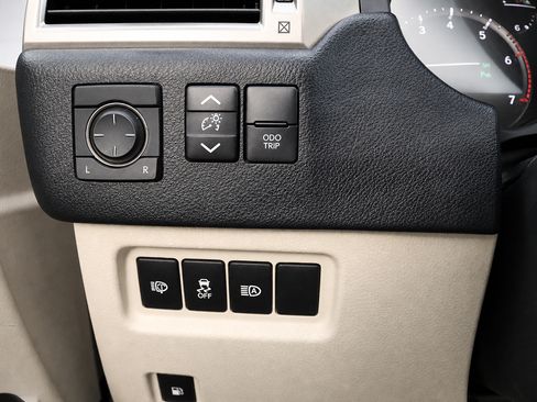 Used 2020 Lexus GX 460 Premium w/ Premium Package AWD/4WD image 31