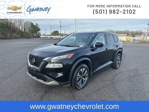 Used 2023 Nissan Rogue SV image 1