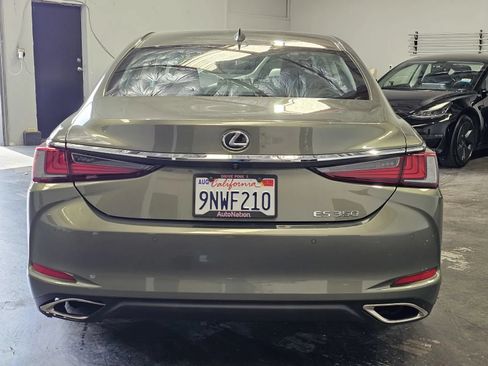 Used 2024 Lexus ES 350 w/ Premium Package FWD image 3