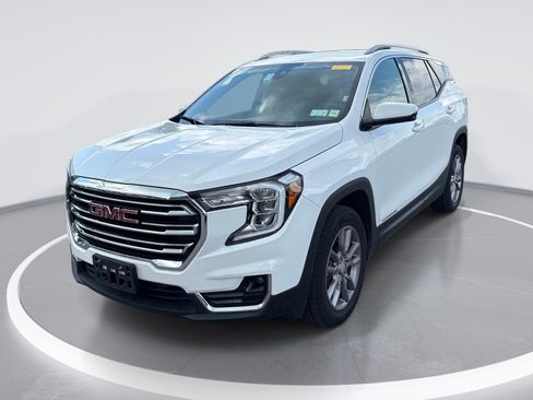 Used 2024 GMC Terrain SLT AWD/4WD image 3