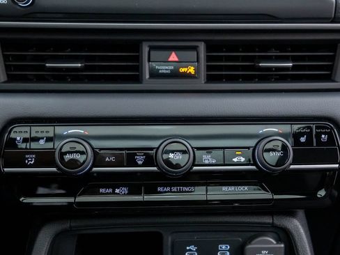Certified 2026 Honda Pilot Black Edition image 23