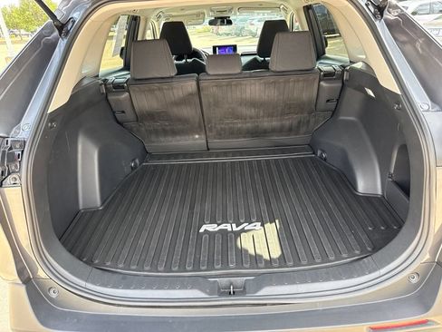 Used 2023 Toyota RAV4 LE AWD/4WD image 16