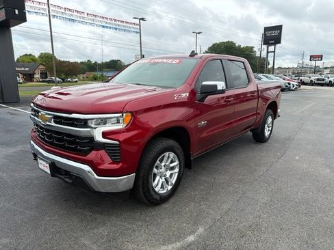 Used 2024 Chevrolet Silverado 1500 LT w/ Z71 Off-Road Package AWD/4WD image 1