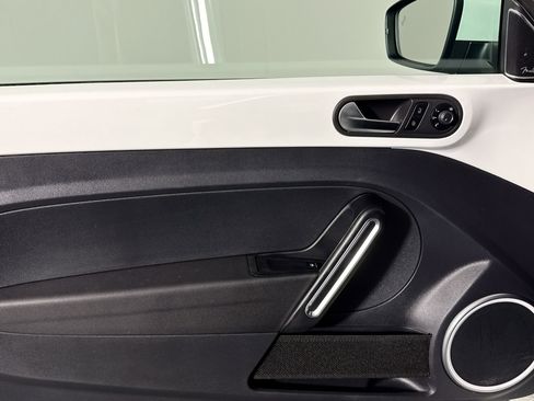 Used 2017 Volkswagen Beetle 1.8T SEL image 16