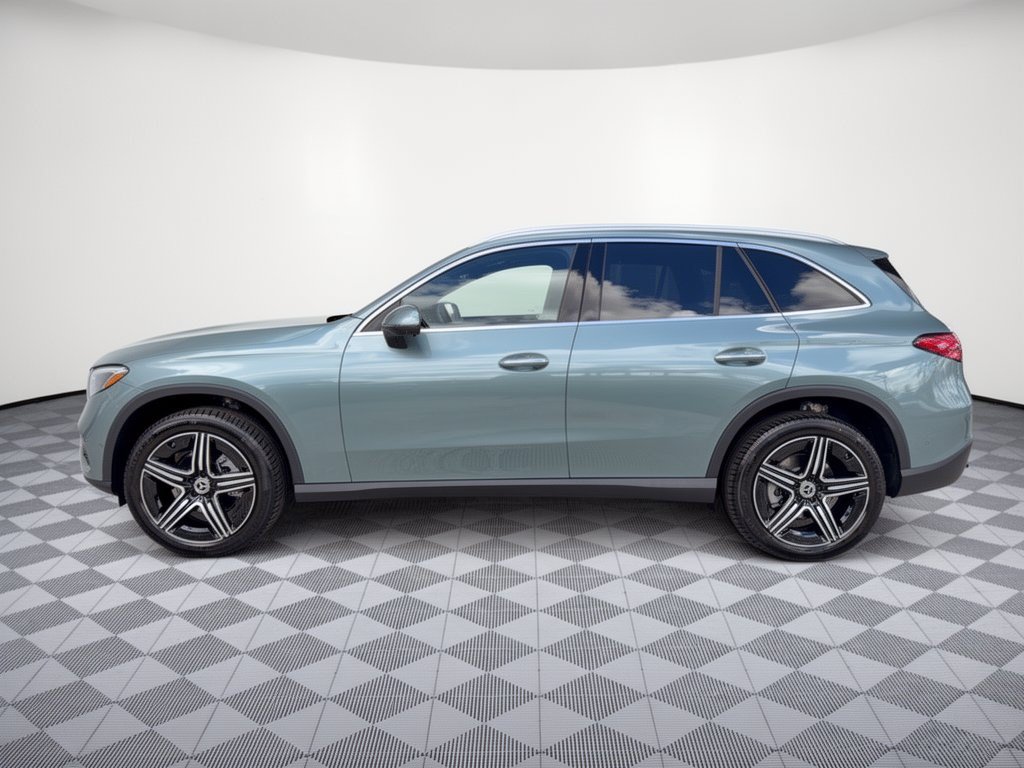 Used 2027 Mercedes-Benz GLC 300 image 2