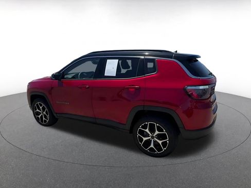 Used 2025 Jeep Compass Limited AWD/4WD image 10